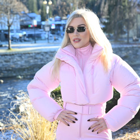 Dominika Myslivcová na zahájení sezóny ve Špindlerově Mlýně. 