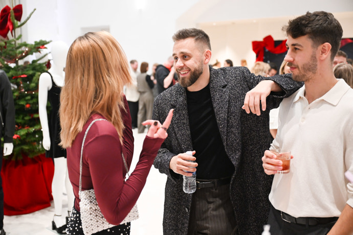 FOTO: Vincent měl v kalhotech záhadnou bouli.