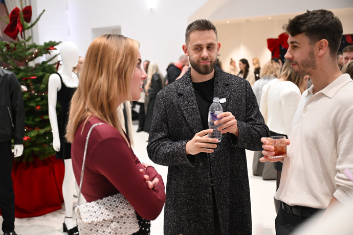 FOTO: Vincent pokukoval. – stránka 16