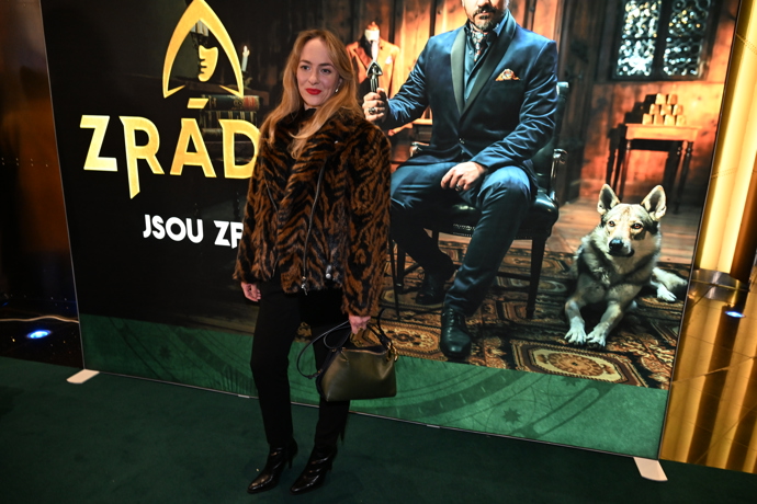 FOTO: Herečka Elizaveta Maximová. – stránka 1