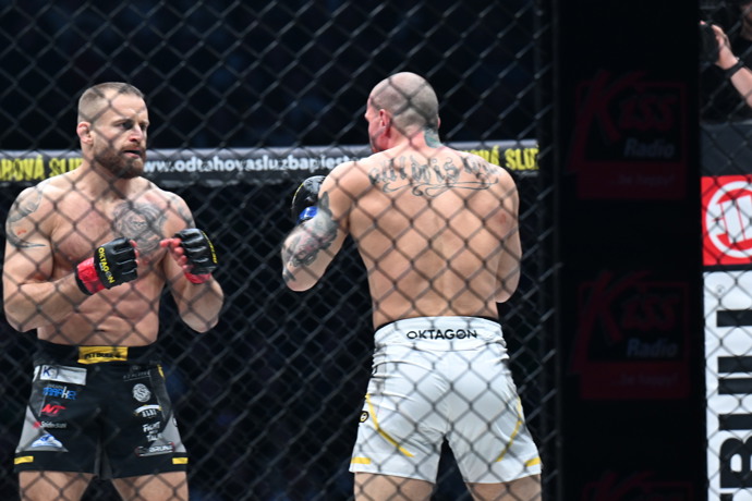 FOTO: Patrik Kincl si zápas velmi užíval. – stránka 12