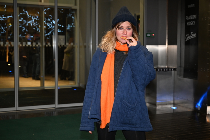 FOTO: Emma Smetana se občerstvila. – stránka 3