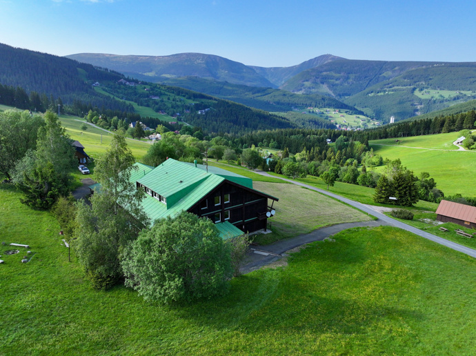 FOTO: Pavel Callta si pořídil penzion v Peci pod Sněžkou. – stránka 22