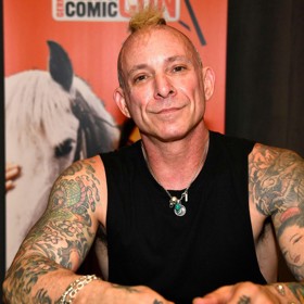 Noah Hathaway, který v Nekonečném příběhu ztvárnil hlavní postavu Atreje, se změnil k nepoznání.