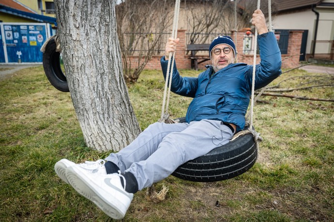 FOTO: Marián Čurko na své zahradě.