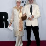 Rodiče se rozešli, když byl Leovi pouhý rok. Táta George se totiž zamiloval do excentrické vyznavačky sikhismu Peggy Farrar. Roku 1995 se vzali a jsou spolu dodnes.