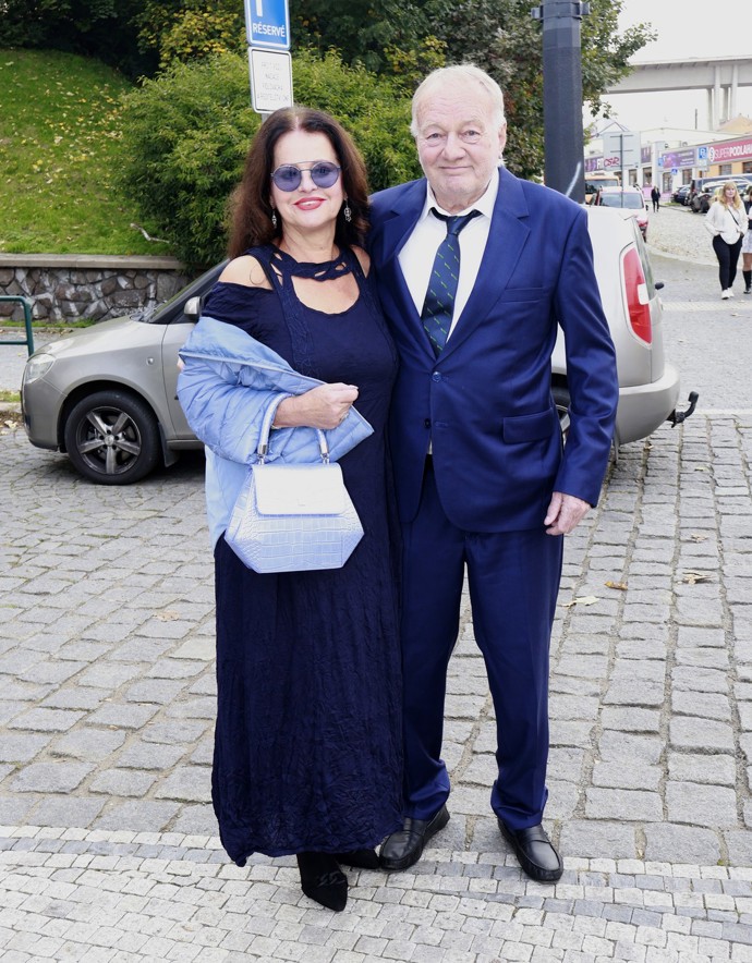 FOTO: Adriana Sobotová s manželem Luďkem. – stránka 1