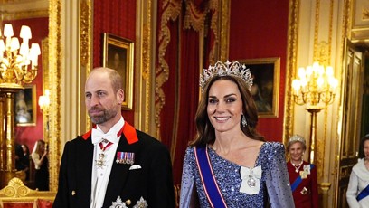 FOTO: Kate Middleton se svým manželem na královském banketu.