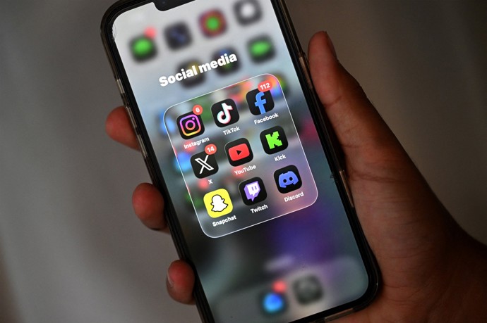 Foto k tématům Tik Tok, instagram, sociální sítě, Facebook
