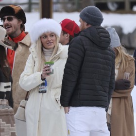 Princ Harry s neznámou blondýnkou v Aspenu. 