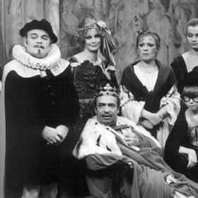 Princové jsou na draka: Příběh o lásce a moudrosti, jenž nám ukáže, že nad drakem nemusí zvítězit jen princ. Na snímku jako král je Vladimír Menšík (uprostřed).