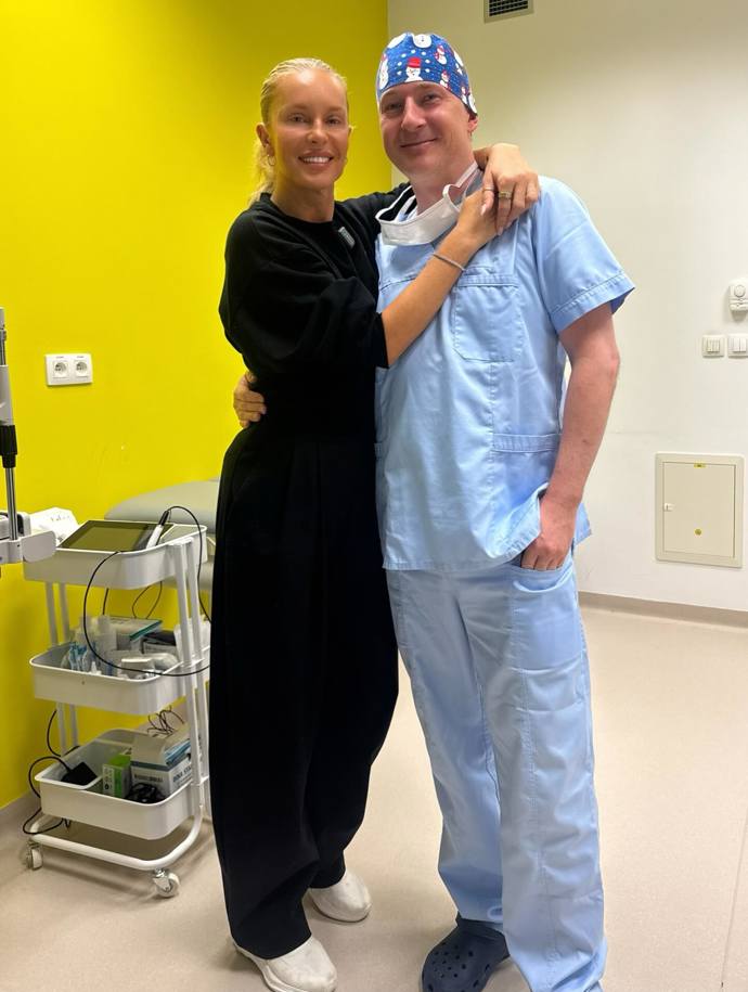 FOTO: Simona Krainová s doktorem. – stránka 2