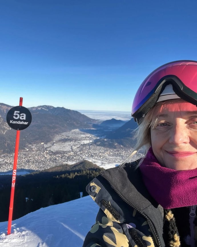 FOTO: Po ukradnutí lyžích v Krkonoších, zase jezdí. – stránka 6