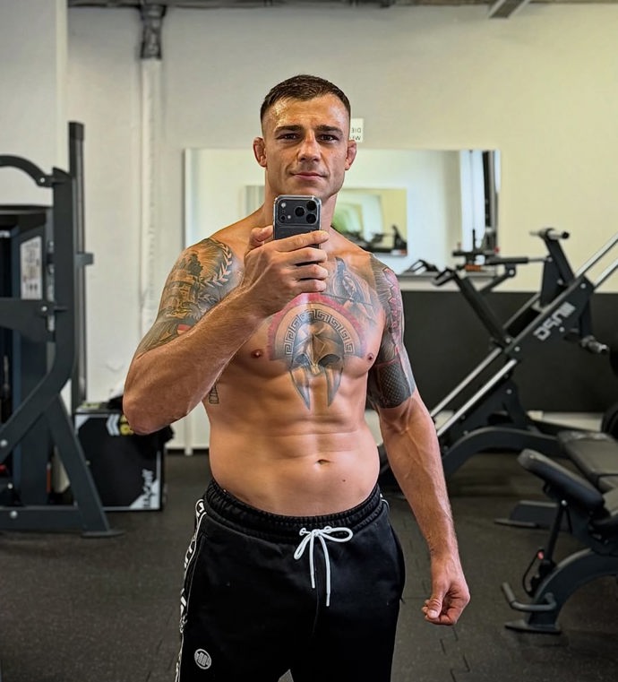 FOTO: Zápasník Konrad Dyrschka. – stránka 2