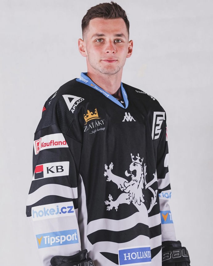 FOTO: Dalimil Mikyska hraje za hokejové Karlovy Vary. – stránka 2