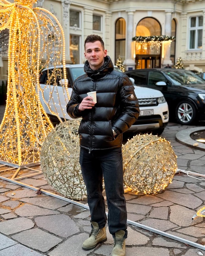 FOTO: Dalimil Mikyska  je hokejistou Karlových Varů.