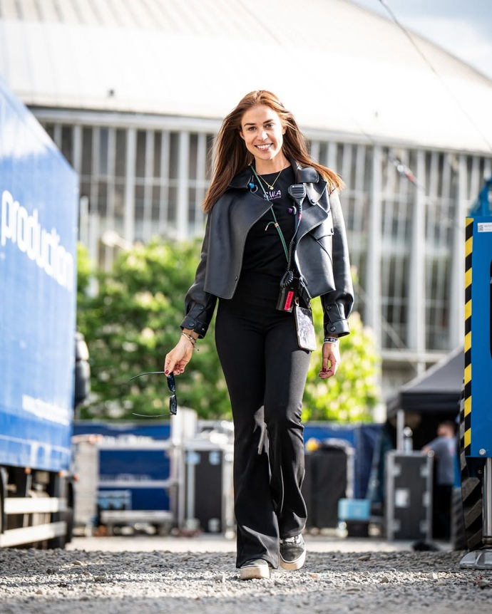 FOTO: Road manažerka Markéta Zaschke. – stránka 2