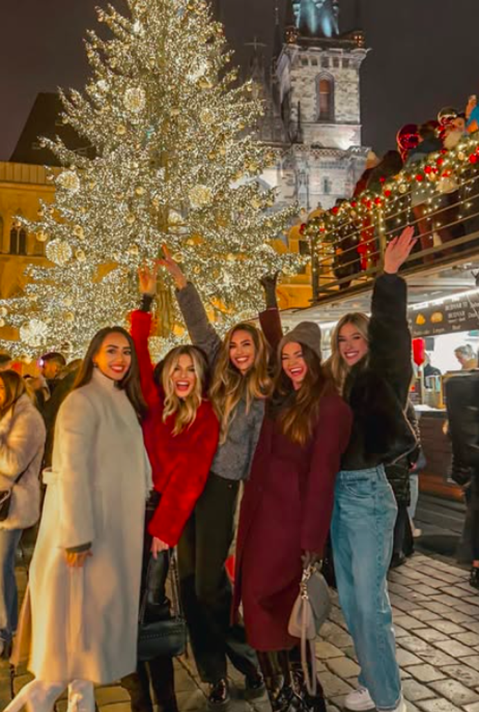 FOTO: Na Staromáku rozjeli dámskou jízdu.