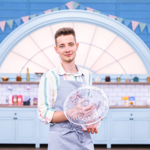 Vojtěch Vrtiška je vítězem třetí řady populárního pořadu Peče celá země. 