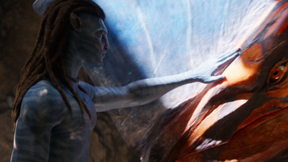 FOTO: Sam Worthington ve snímku Avatar: Oheň a popel.