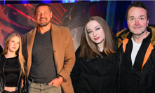 Petr Jákl a Vlasta Korec se dmou pýchou: Na premiéru vyvedli krásné dcery 