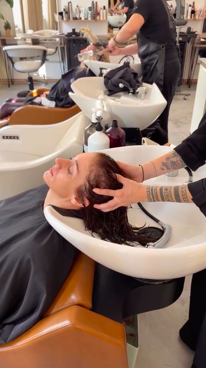 FOTO: Marta si užila péči o vlasy. – stránka 3