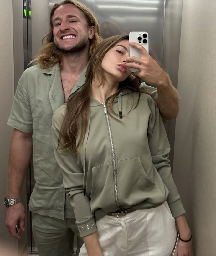 FOTO: Adam Bórik na své sítě často dává fotky s partnerkou. – stránka 1