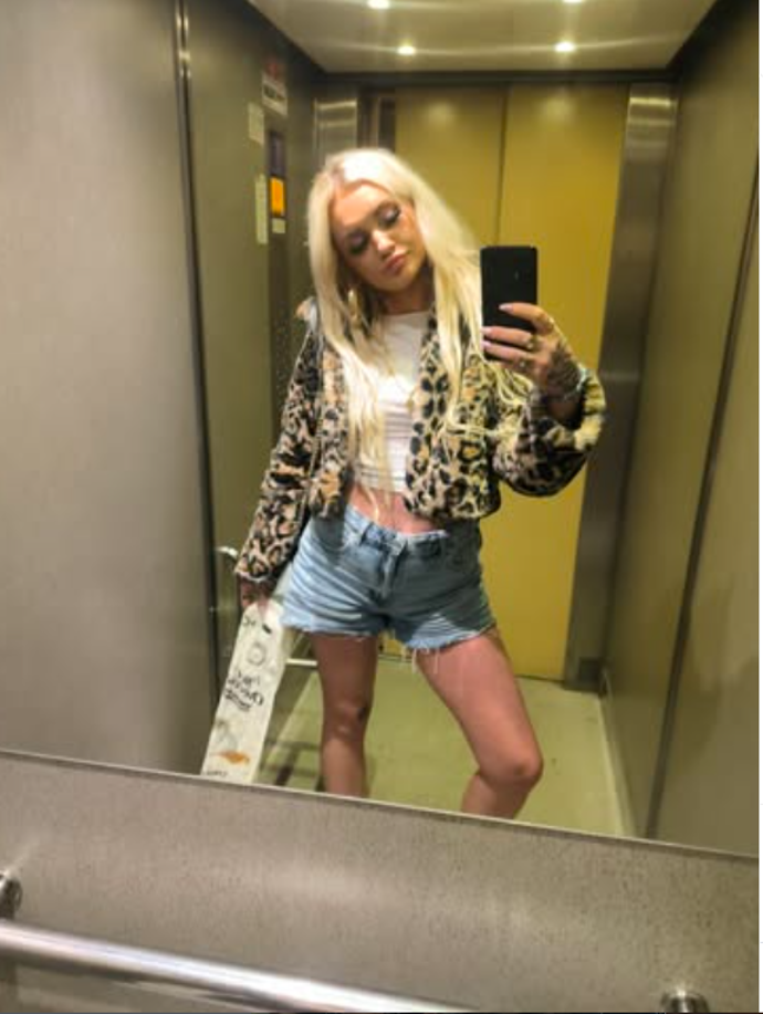 FOTO: Karolína Kavalová byla půl roku ve vězení. – stránka 4