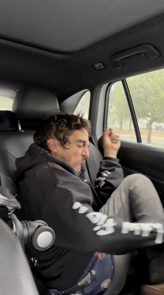 FOTO: Daniel Curtis Lee naložil Tylora Chase do auta. – stránka 4