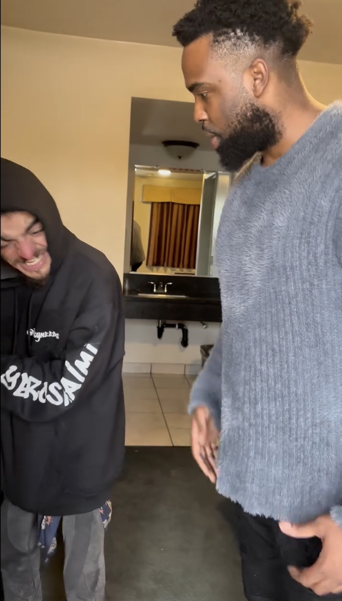 FOTO: Daniel Curtis Lee s Tylorem Chasem. – stránka 2