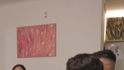 FOTO: Jan Bendig chytl Mirku za ruku.