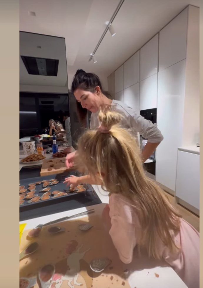 FOTO: Monika Marešová pekla cukroví s dcerou Alex. – stránka 5