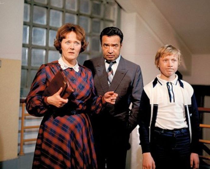 FOTO: Zdena Hadrbolcová, Vladimír Menšík, Viktor Král v seriálu Létající Čestmír. – stránka 6