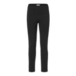 Černé kalhoty jsou základem, které celý look uzemňují a barevně vyrovnávají. Tato strečová varianta je od značky Tchibo a vyjde na 599 Kč