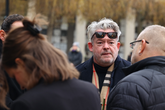 FOTO: Aleš Háma na pohřbu Patrika Hezuckého. – stránka 5