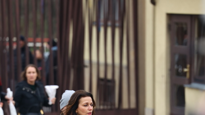 FOTO: Adéla Gondíková na pohřbu Patrika Hezuckého.