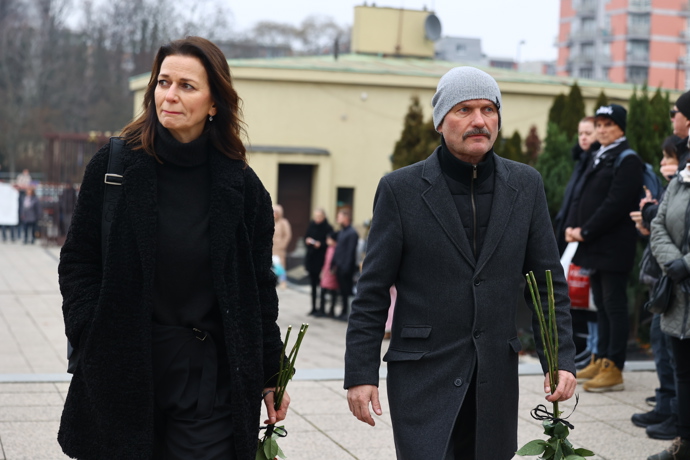 FOTO: Adéla Gondíková těžko zadržovala slzy. – stránka 169