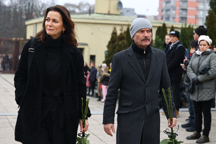 FOTO: Adéla Gondíková těžko zadržovala slzy. – stránka 168