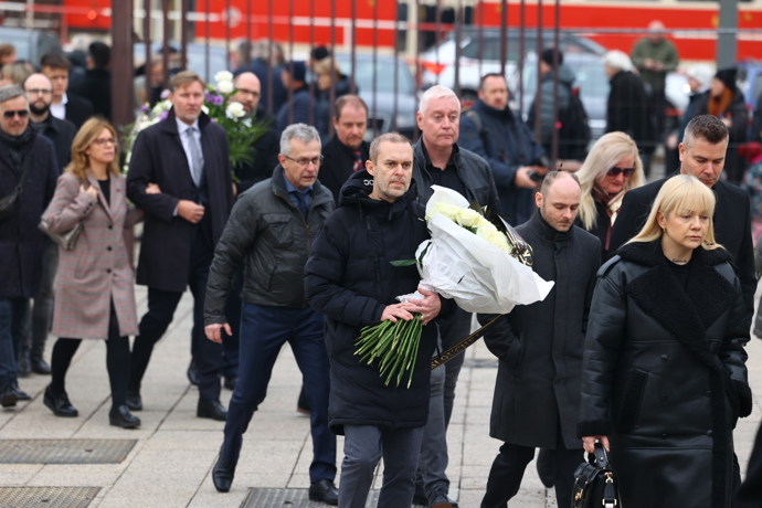 FOTO: Pavel Cejnar na pohřbu Patrika Hezuckého. – stránka 2