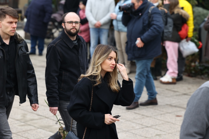 FOTO: Přátelé a kolegové se přišli naposledy rozloučit s Patrikem Hezuckým. – stránka 215