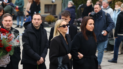 FOTO: Zorka Hejdová skrývala tvář pod velkými brýlemi. Lucie Šilhánová jí byla oporou.