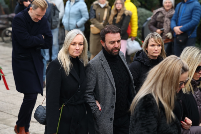 FOTO: Přátelé a kolegové se přišli naposledy rozloučit s Patrikem Hezuckým. – stránka 195