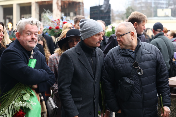 FOTO: Aleš Háma se přišel rozloučit s Patrikem Hezuckým. – stránka 9