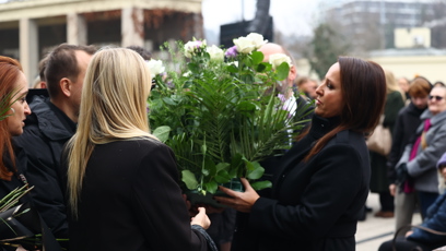 FOTO: Přátelé a kolegové se přišli rozloučit s Patrikem Hezuckým.