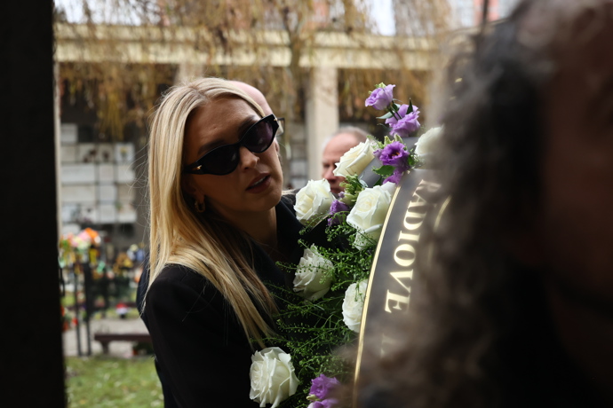 FOTO: Zorka Hejdová se přišla rozloučit s Patrikem Hezuckým. – stránka 229