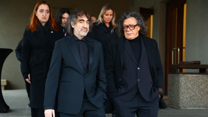 FOTO: Jakub Kohák odcházel z pohřbu s Richardem Genzerem.