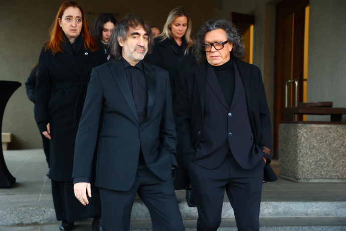 FOTO: Jakub Kohák odcházel z pohřbu s Richardem Genzerem. – stránka 1