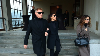 FOTO: Z pohřbu Patrika Hezuckého odcházela Tereza Kerndlová s partnerem a Evou Decastelo.