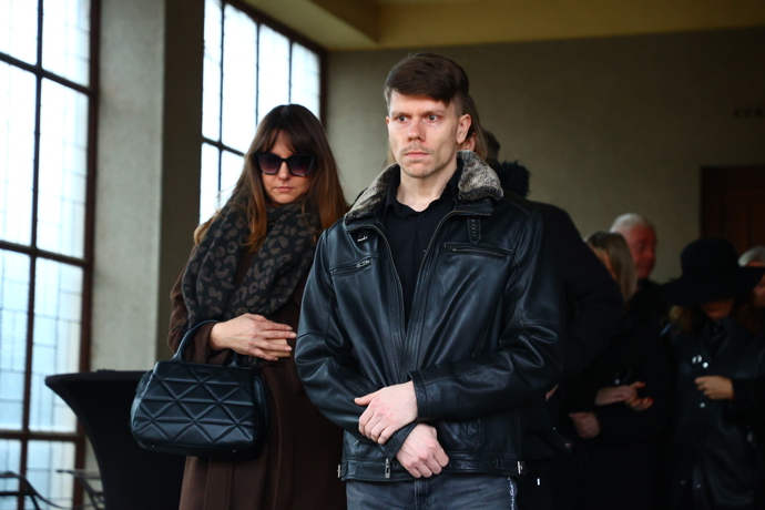 FOTO: Z pohřbu Patrika Hezuckého odcházeli lidé v slzách. – stránka 49