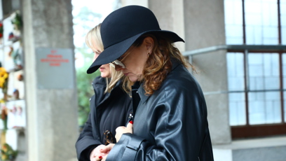 FOTO: Marta Jandová odcházela se skloněnou hlavou.